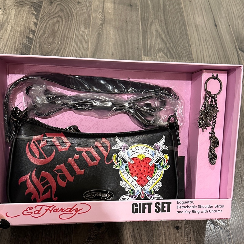 NWT Ed Hardy Love Kills Baguette Bag & Key Ring Set - Picture 1 of 6